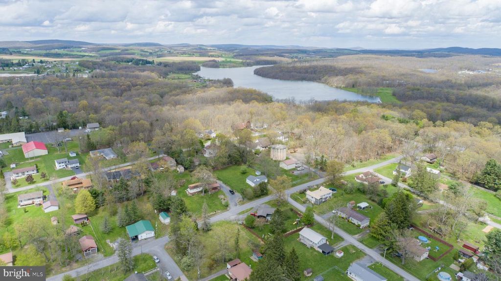 Image 13 of property listing at 815 L STREET, Mountain Lake Park, MD 21550