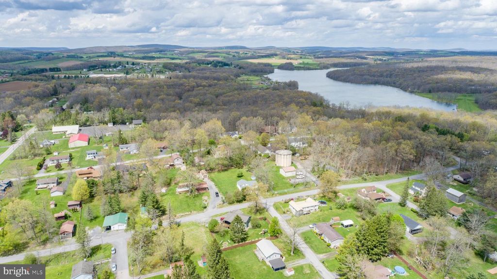 Image 14 of property listing at 815 L STREET, Mountain Lake Park, MD 21550