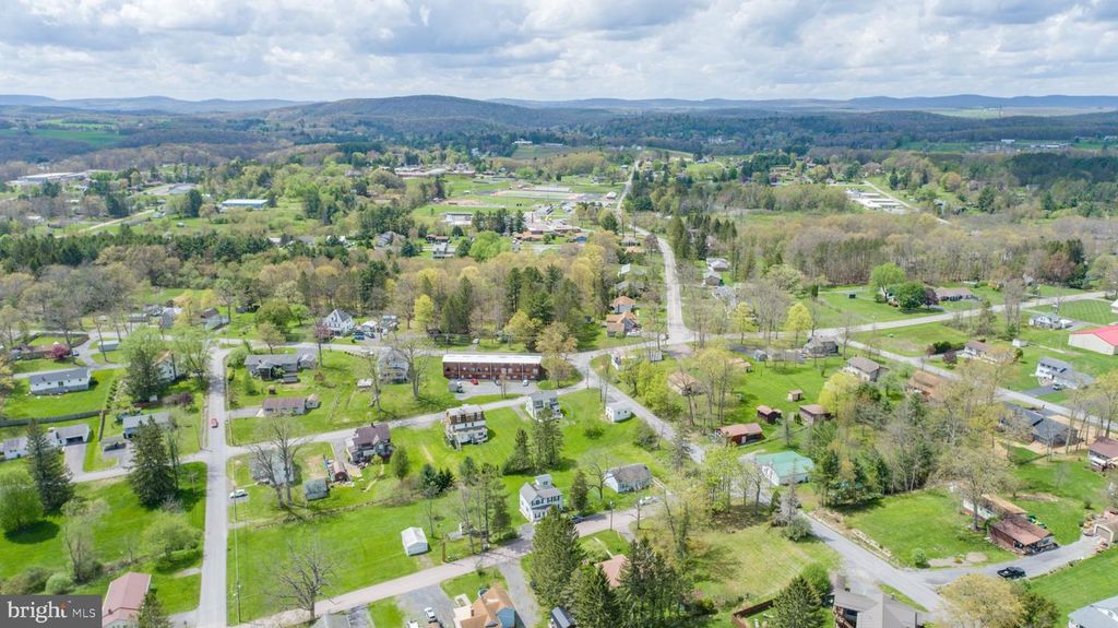 Image 16 of property listing at 815 L STREET, Mountain Lake Park, MD 21550