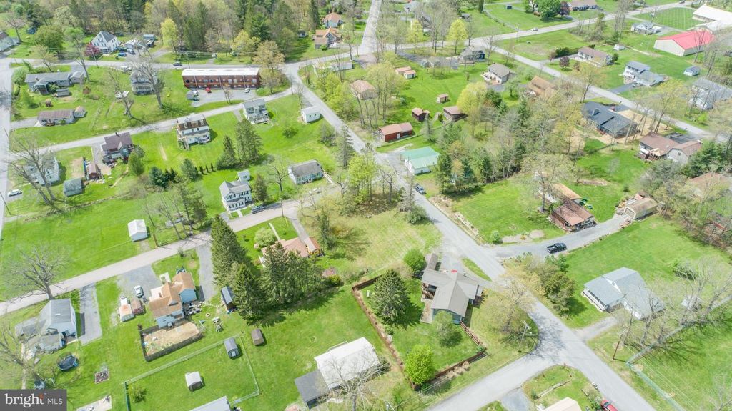 Image 17 of property listing at 815 L STREET, Mountain Lake Park, MD 21550