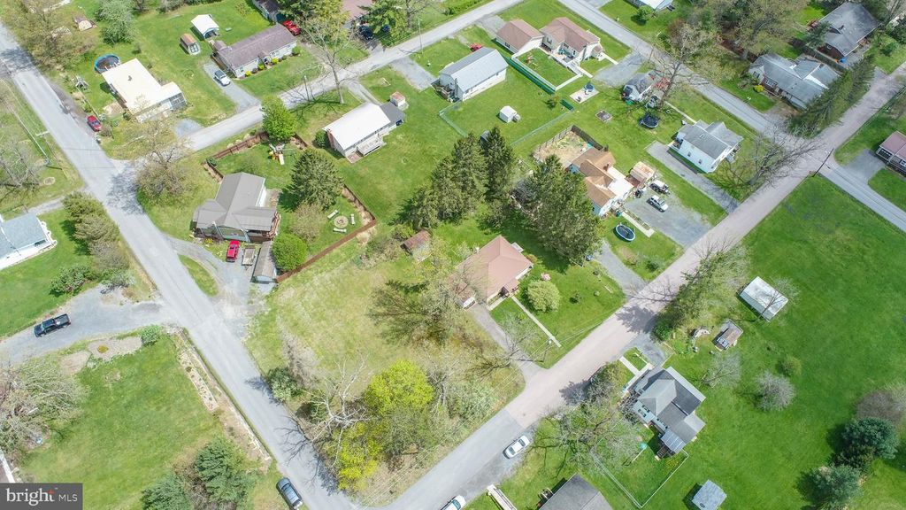 Image 9 of property listing at 815 L STREET, Mountain Lake Park, MD 21550