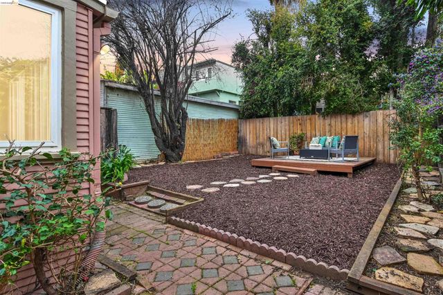 6236 Laird Ave, Oakland, CA 94605
