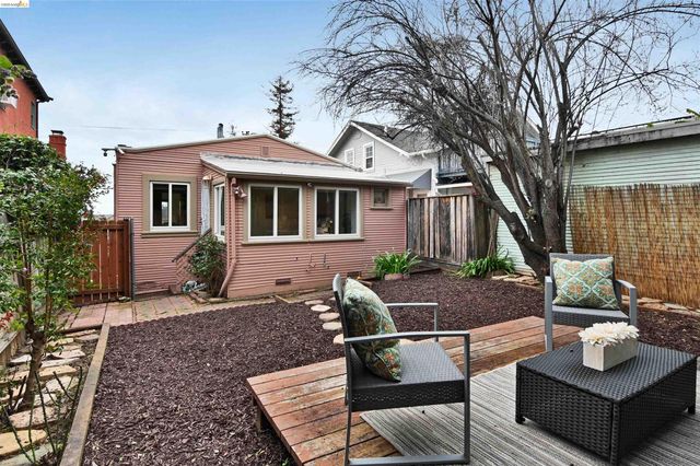 6236 Laird Ave, Oakland, CA 94605