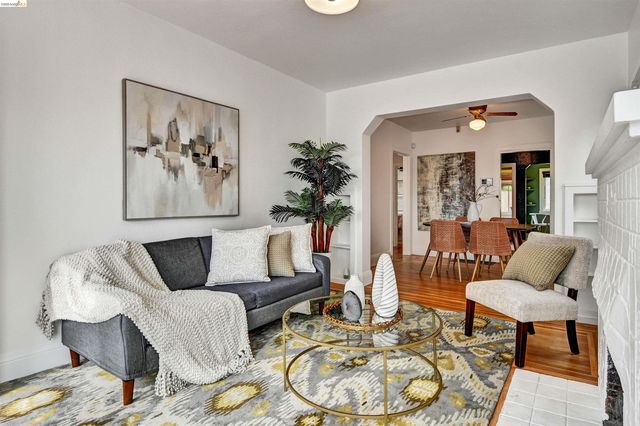 6236 Laird Ave, Oakland, CA 94605