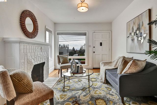 6236 Laird Ave, Oakland, CA 94605