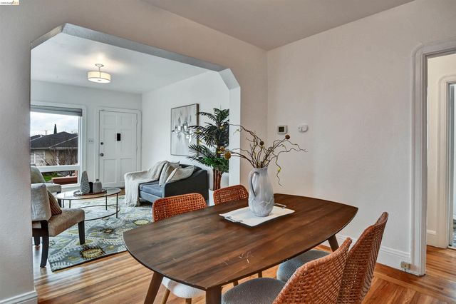 6236 Laird Ave, Oakland, CA 94605