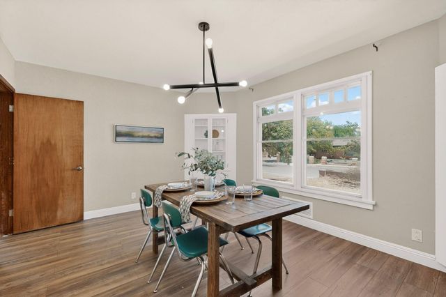 713 Montclaire Drive NE, Albuquerque, NM 87110