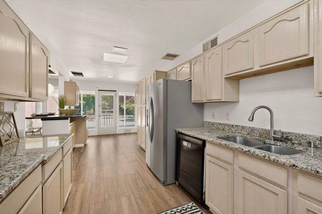 713 Montclaire Drive NE, Albuquerque, NM 87110