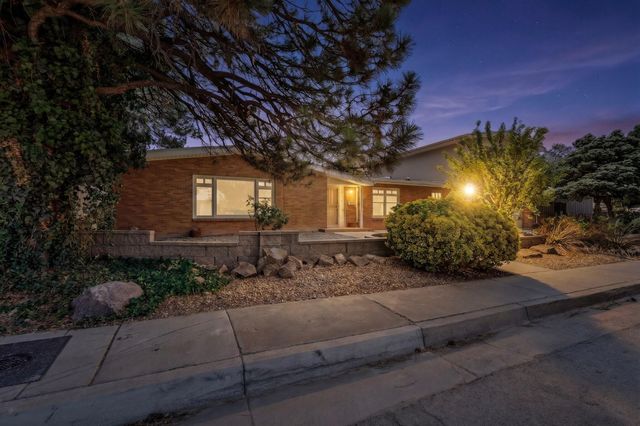 713 Montclaire Drive NE, Albuquerque, NM 87110