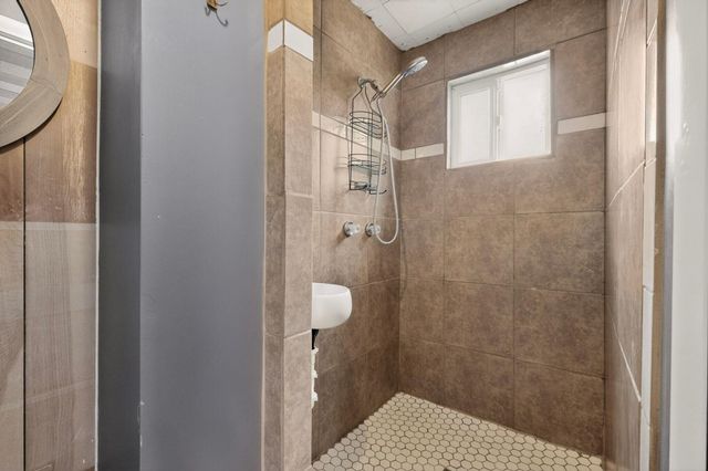713 Montclaire Drive NE, Albuquerque, NM 87110