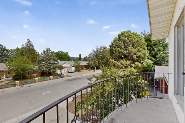 713 Montclaire Drive NE, Albuquerque, NM 87110