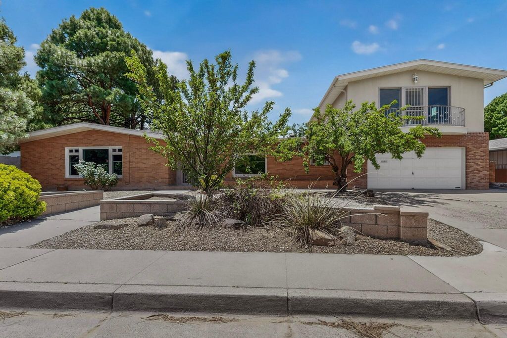 713 Montclaire Drive NE, Albuquerque, NM 87110