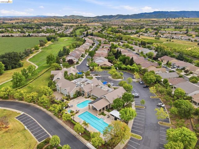 427 Stephens Dr, Brentwood, CA 94513