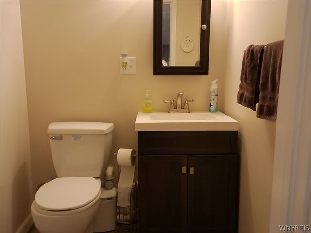 4910 Kennison Parkway, Hamburg, NY 14075