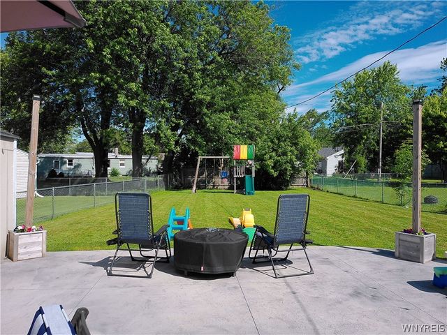 4910 Kennison Parkway, Hamburg, NY 14075