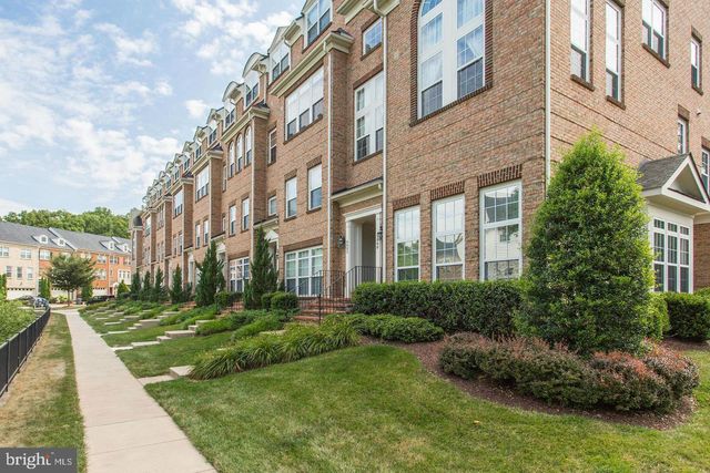 9800 PICKENS PL, Manassas Park, VA 20111