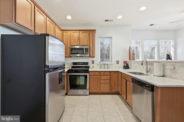 9800 PICKENS PL, Manassas Park, VA 20111