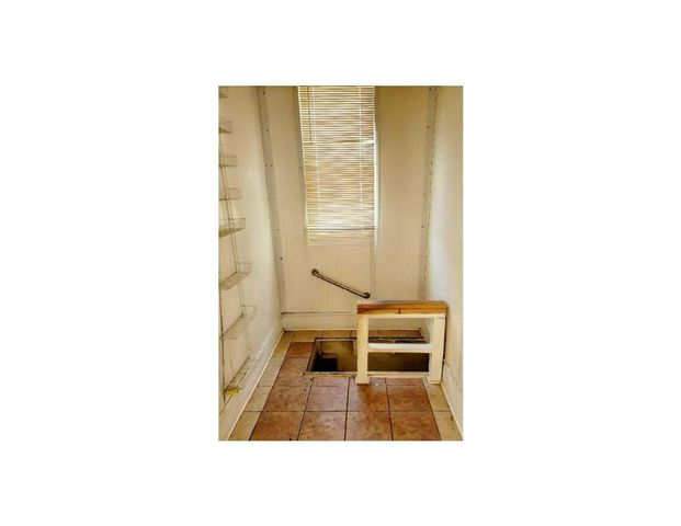 2913 E 97th Street, Chicago, IL 60617