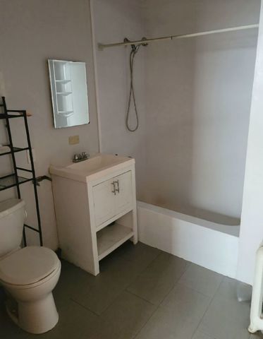 2913 E 97th Street, Chicago, IL 60617