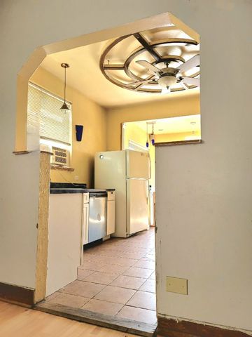 2913 E 97th Street, Chicago, IL 60617