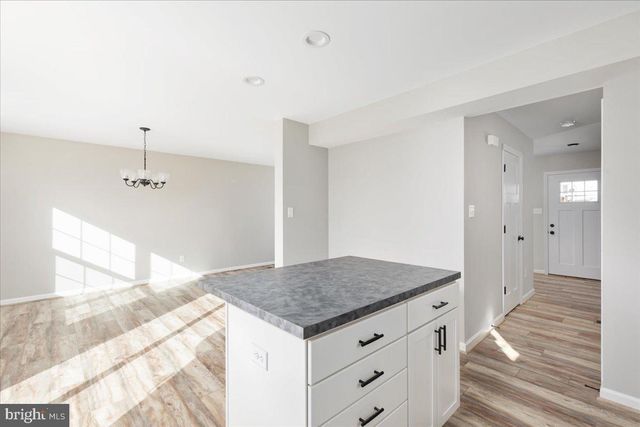 209 EAST LOCUST ST, Woodstock, VA 22664
