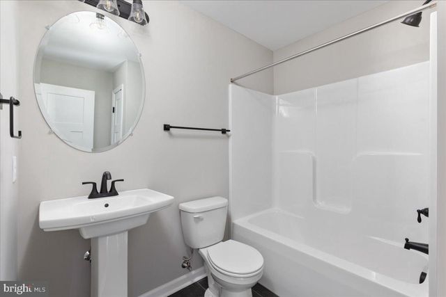 209 EAST LOCUST ST, Woodstock, VA 22664