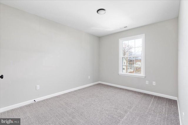209 EAST LOCUST ST, Woodstock, VA 22664