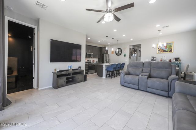7771 S Wolf Creek Drive, Tucson, AZ 85757