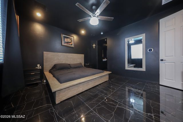 7771 S Wolf Creek Drive, Tucson, AZ 85757