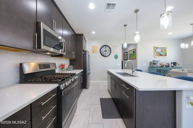 7771 S Wolf Creek Drive, Tucson, AZ 85757