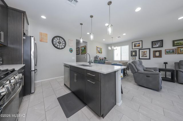 7771 S Wolf Creek Drive, Tucson, AZ 85757