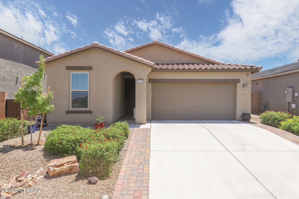 7771 S Wolf Creek Drive, Tucson, AZ 85757