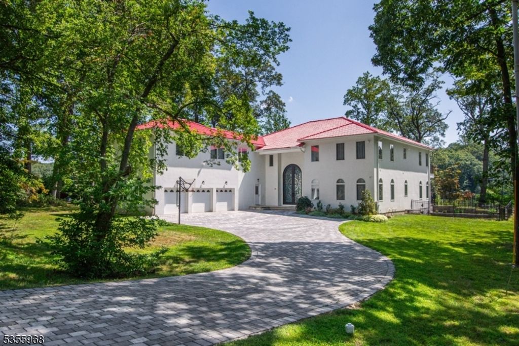 34 W Shore Rd, Mountain Lakes Boro, NJ 07046