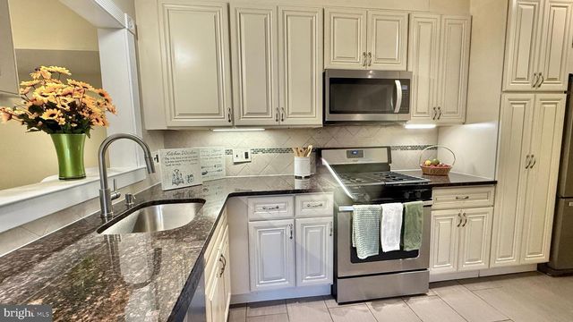 17 AIKEN AVE, Princeton, NJ 08540