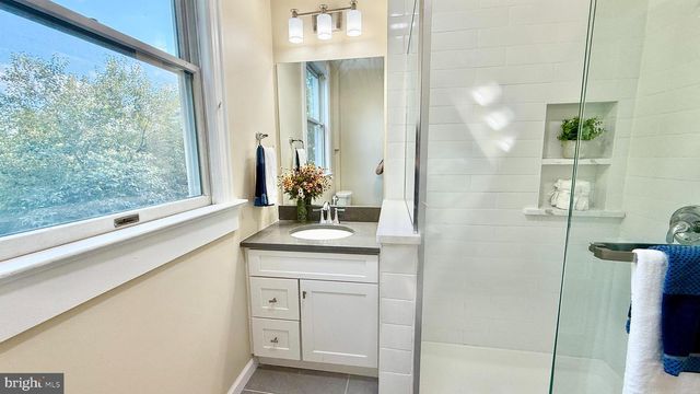 17 AIKEN AVE, Princeton, NJ 08540