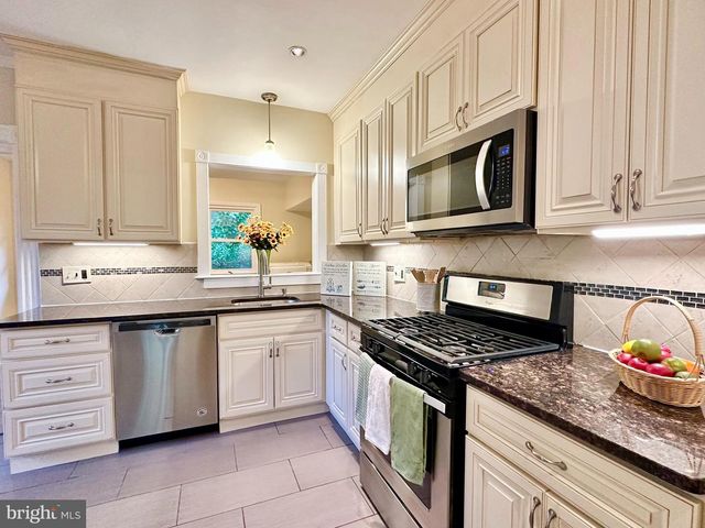 17 AIKEN AVE, Princeton, NJ 08540