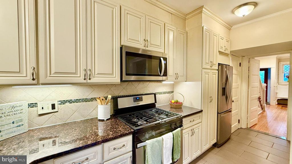 17 AIKEN AVE, Princeton, NJ 08540