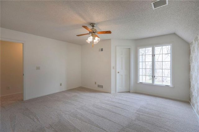 7609 W 115th Street, Overland Park, KS 66210