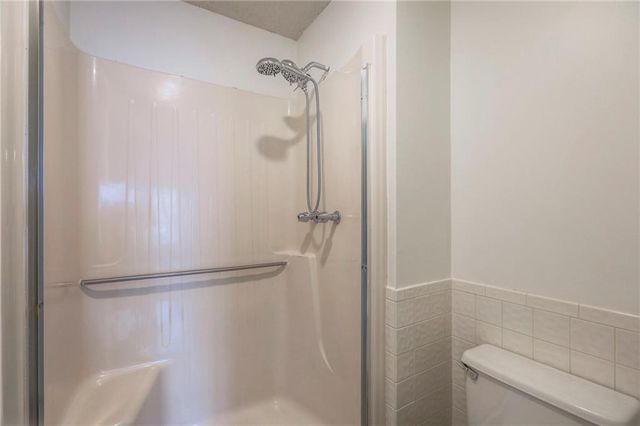 7609 W 115th Street, Overland Park, KS 66210