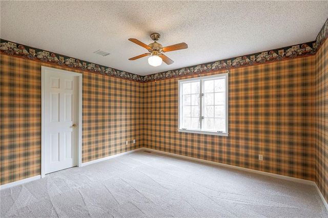 7609 W 115th Street, Overland Park, KS 66210