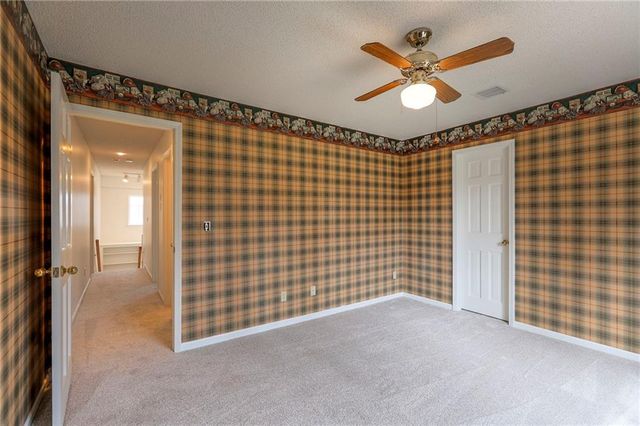 7609 W 115th Street, Overland Park, KS 66210