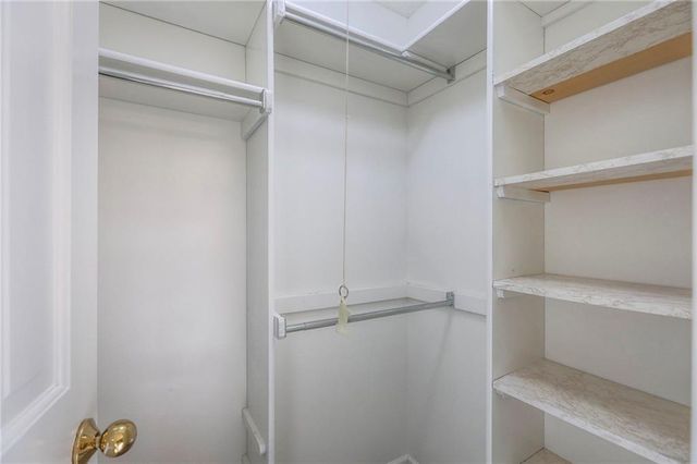 7609 W 115th Street, Overland Park, KS 66210