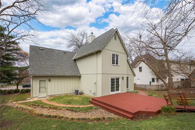 7609 W 115th Street, Overland Park, KS 66210