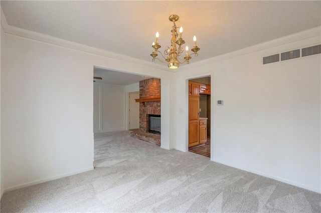 7609 W 115th Street, Overland Park, KS 66210