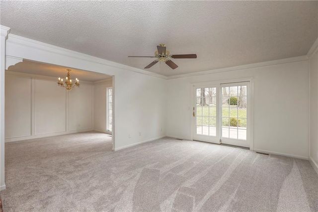 7609 W 115th Street, Overland Park, KS 66210