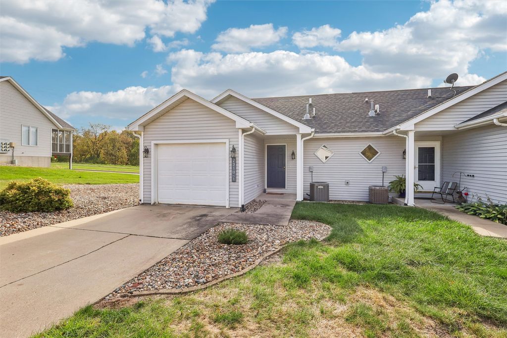 2310 Bos Landen Drive, Pella, IA 50219