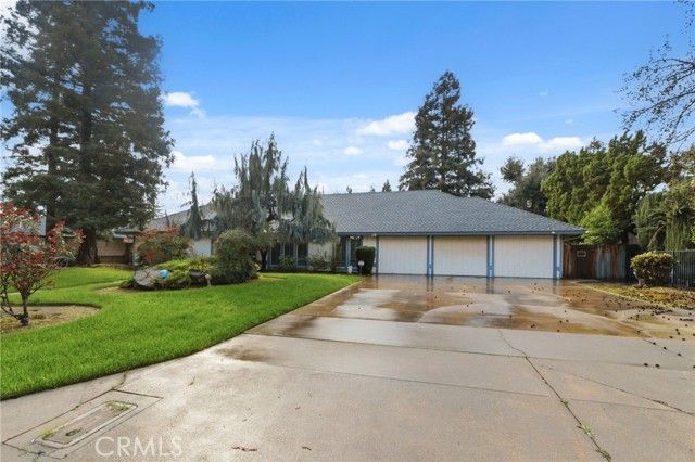 6479 N Blosser, Fresno, CA 93711