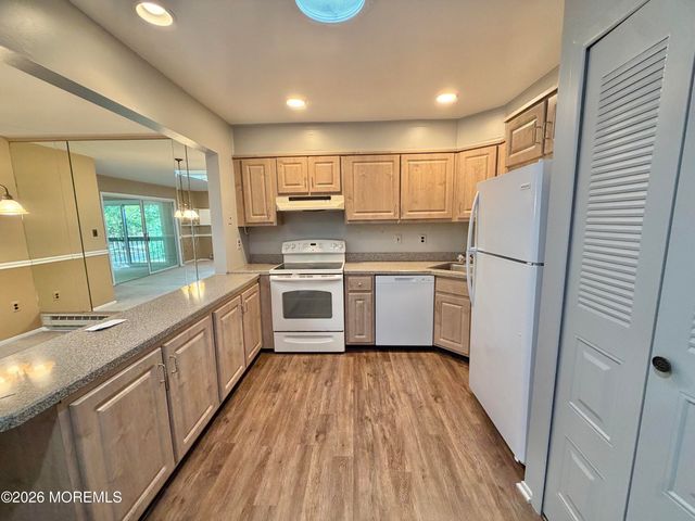 10 Lexington Court D, Red Bank, NJ 07701