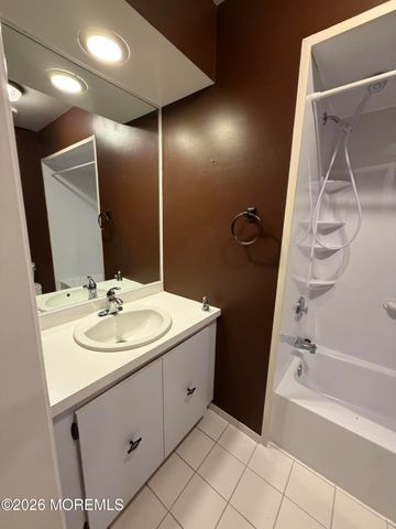 10 Lexington Court D, Red Bank, NJ 07701