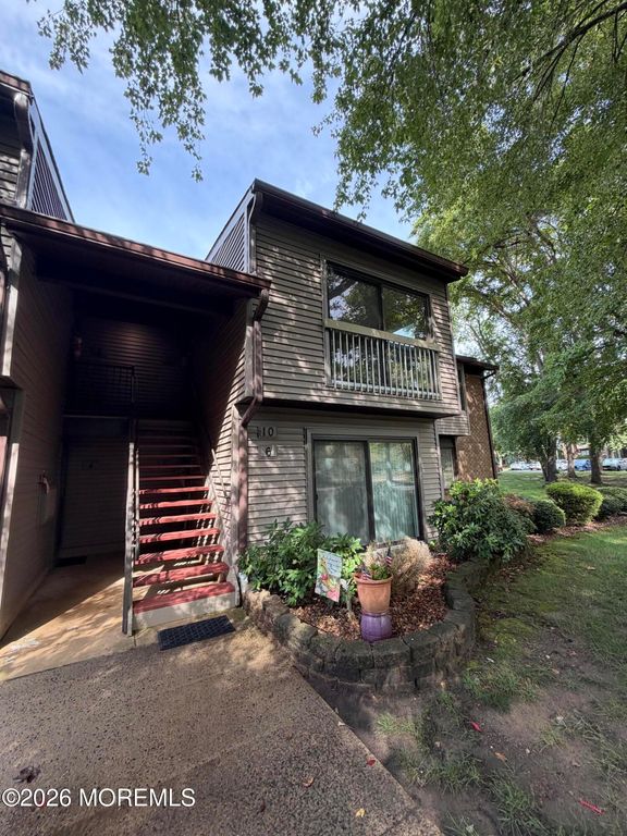 10 Lexington Court D, Red Bank, NJ 07701
